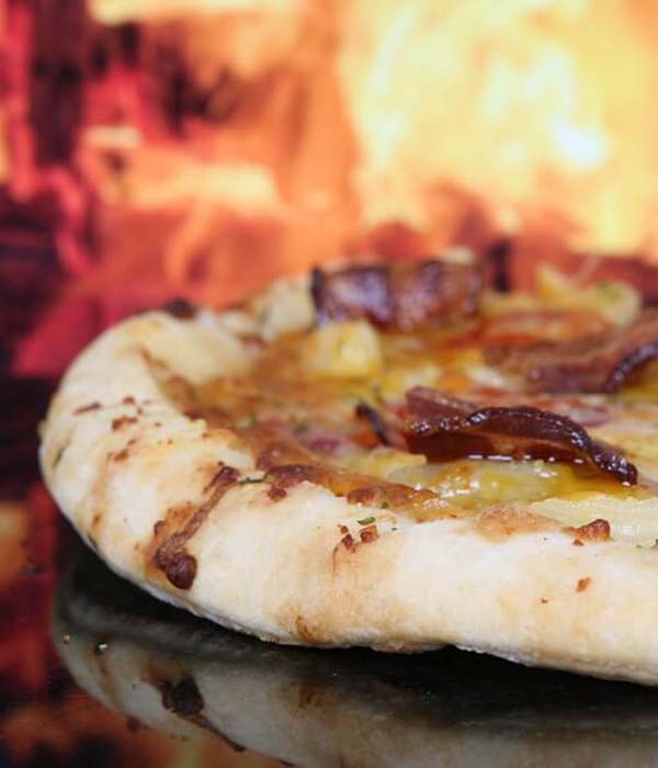 pizza-cotta-al-forno-a-legna-pizzeria-lidolando